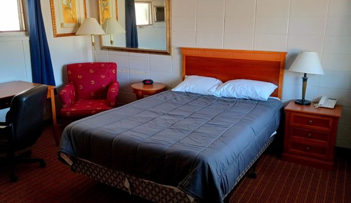 Standard Room, 1 Queen Bed