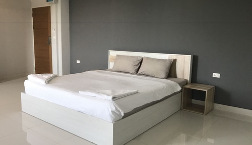 Deluxe Studio 