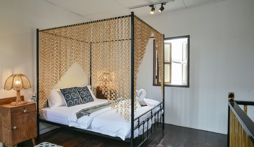 Family House, 1 Queen Bed