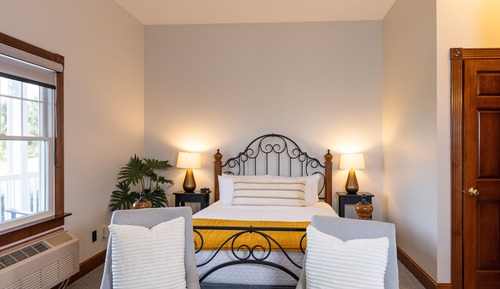 Comfort Room, 1 Queen Bed