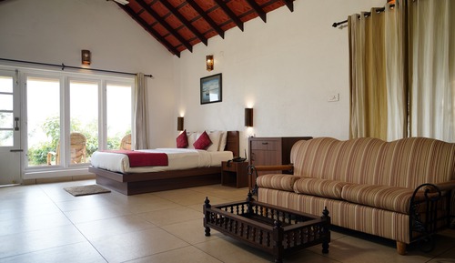 Premium Single Room, 1 King Bed, Non Smoking, Garden Area