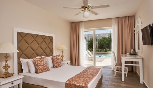 Junior Suite (Sharing Pool)