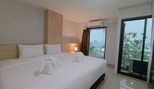 Deluxe with Bathtub, Double Bed