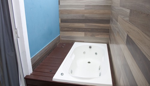 Quarto Duplo Com Banheira Hidromassagem