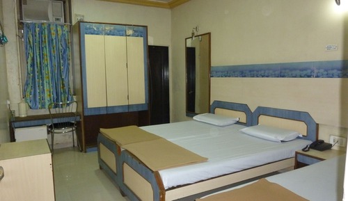 Basic Triple Room, 1 Twin Bed, Smoking