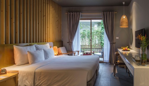 Premium Deluxe Double - Daily Reflexology Treatment and Onsen