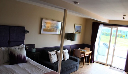 Luxury Studio, Sea View (Purple)