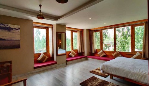 Junior Suite -Mountain View