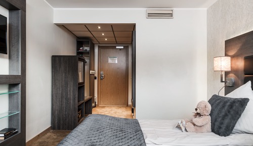 Cabin Room, Double or Twin - Small window - excl. spa access (Pets not allowed)