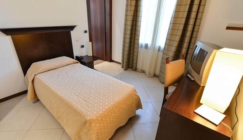 Classic Twin Room