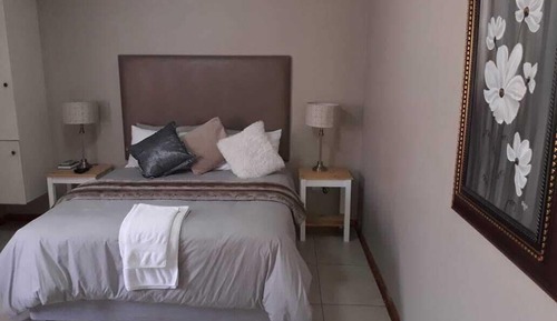 Double Room (3)
