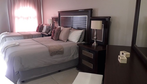 Family Triple Room (4)