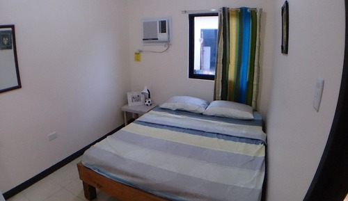 Budget Room - Shared Bathroom