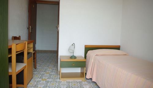 Single Room, Private Bathroom