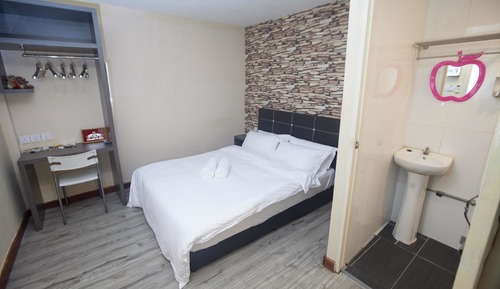 Queen Room, Private Bathroom