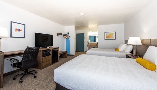 Room, 2 Queen Beds, Walk Up
