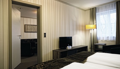 Comfort Suite, Bathtub, Garden Area