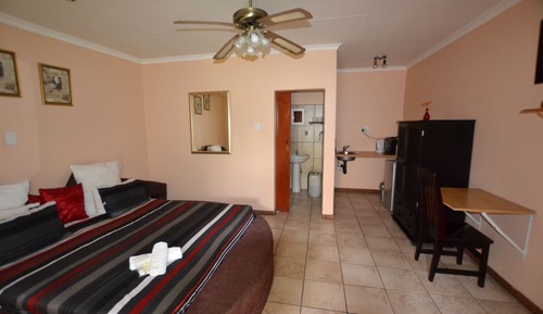 Standard Room (King)