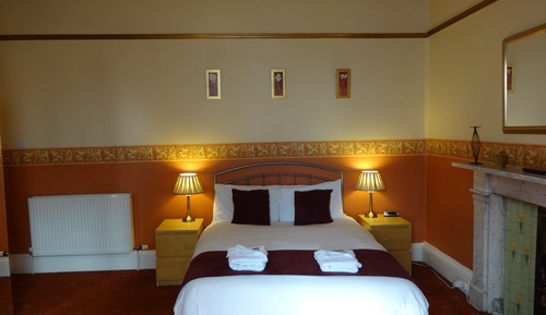 Family Room, Ensuite (Room4)