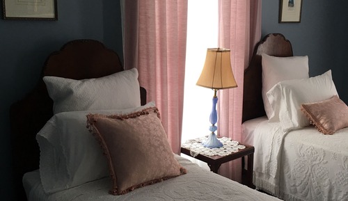 Deluxe Triple Room, Multiple Beds, Shared Bathroom