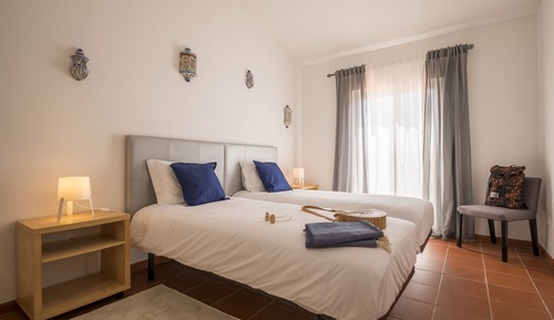 Deluxe Double or Twin Room, 1 Bedroom, Shared Bathroom, Pool View