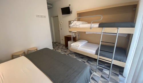 Classic Quadruple Room
