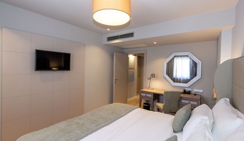 Superior Suite, 1 King Bed, Sea View