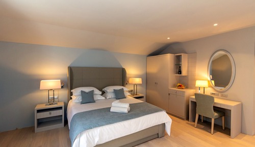 Deluxe Double Room, Courtyard View