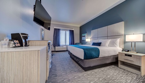 Standard Room, 1 King Bed, Accessible, Refrigerator & Microwave