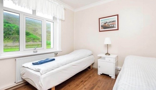 Single Room, Shared Bathroom