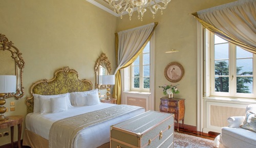 Room in the Villa with Lake view