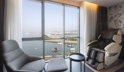 Premium Double Room, 1 King Bed, Private Bathroom, Beachfront