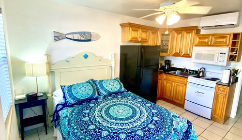 Basic Studio, 1 Queen Bed