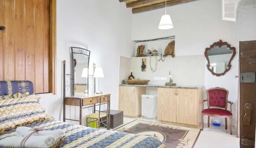 Traditional House, 1 Bedroom, Fireplace