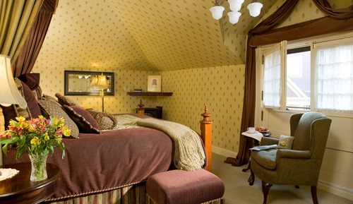 Premium Room, 1 King Bed, Private Bathroom (Room 9 - C/H)
