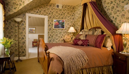 Premium Room, 1 King Bed, Private Bathroom (Room 11 - C/H)