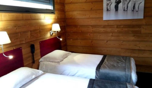 Twin Room (1 person)