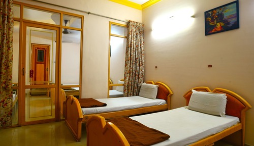Dormitory 6 Persons