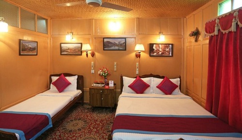 Luxury Triple Room, Non Smoking, Mountain View
