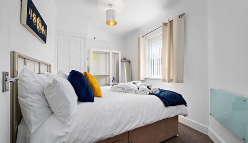 City Apartment, 2 Double Beds