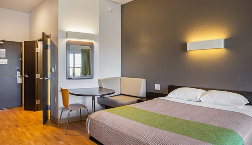 Deluxe Room, 1 King Bed, Non Smoking, Kitchenette