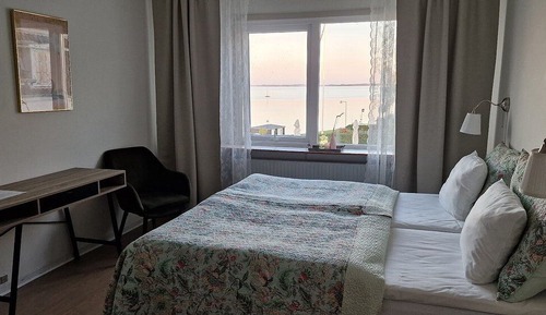 Standard Double Room, 2 Twin Beds, Ensuite, Ocean View