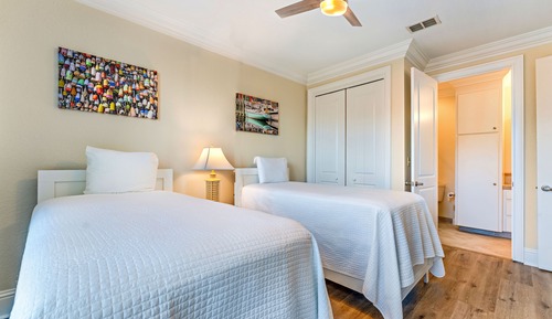 Deluxe Condo
