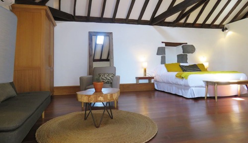 Traditional Suite (N7)