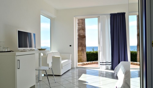 Junior Suite (2 Adults)