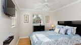 Family House, 3 Bedrooms, Accessible, Pool Access