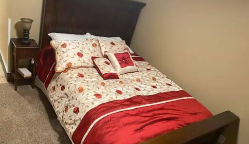 Economy Room #9