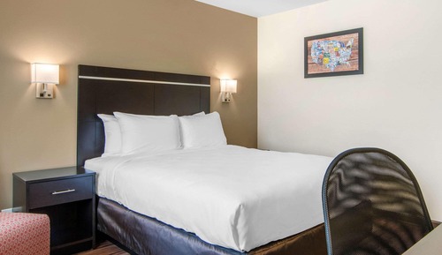 Standard Room, 1 Queen Bed, Non Smoking