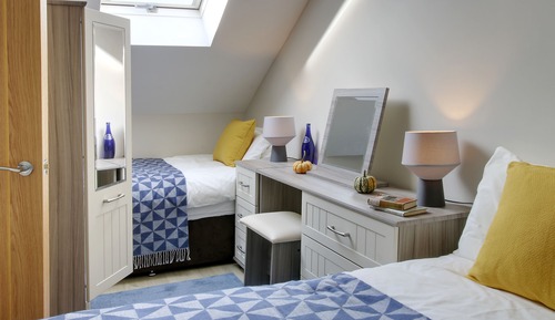 Luxury Cottage, 2 Bedrooms, River View (Lloc Llo)