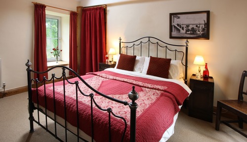 Deluxe Cottage, 2 Bedrooms, River View (Ty Cerbyd)